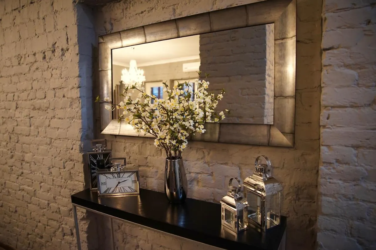 The Hugo Boss Loft -In City Center Apartment Kiev