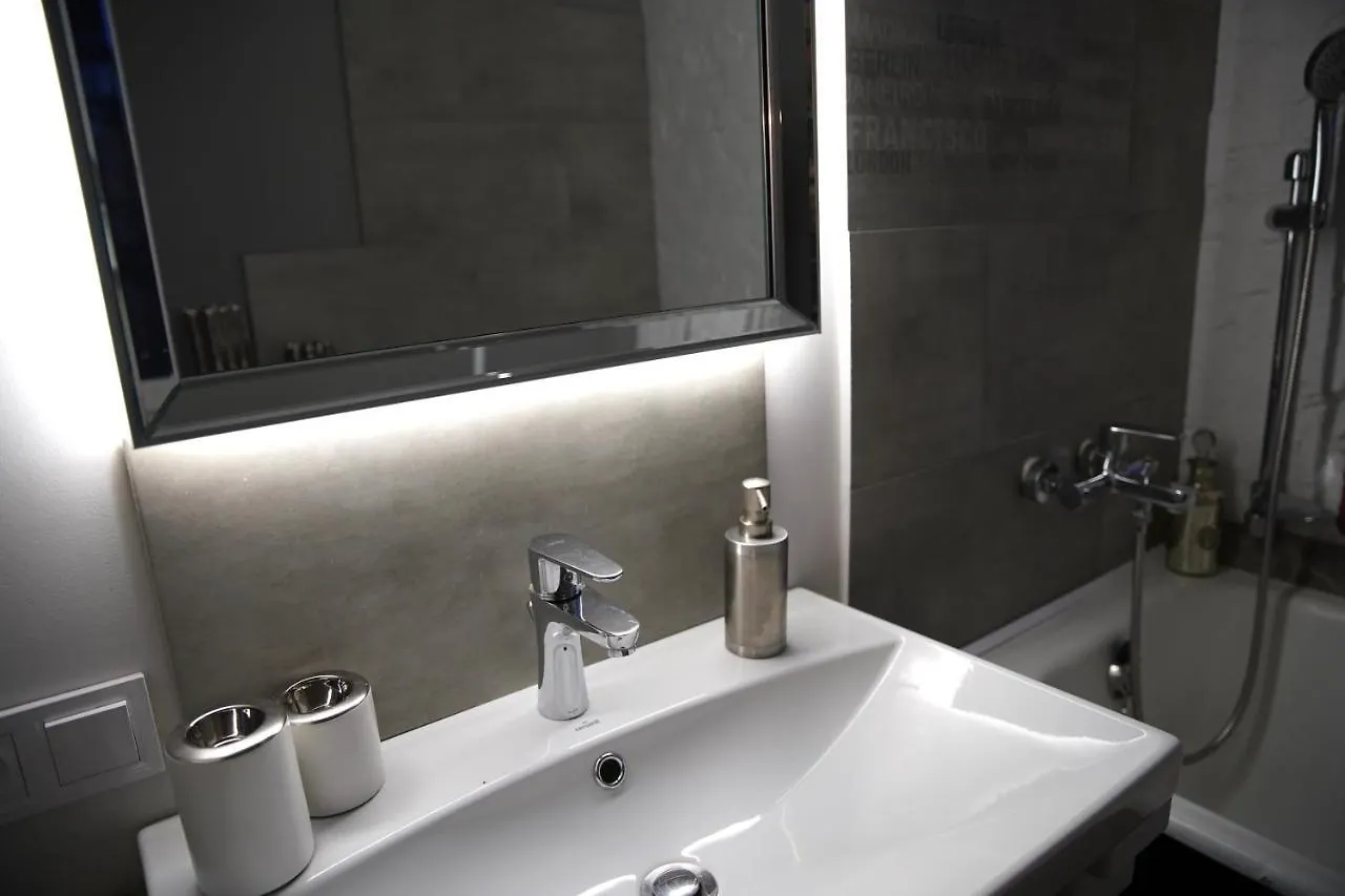 The Hugo Boss Loft -In City Center Apartment Kiev
